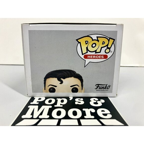 Funko Pop! Superman 251 Specialty Series Vinyl Figure With Protector - Picture 6 of 16